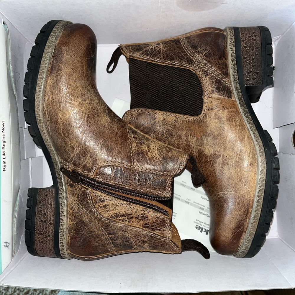 Brown Buckle Combat Shoes